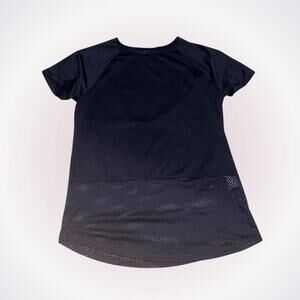 Under Armour black short sleeve t-shirt with mesh bottom | Sz M